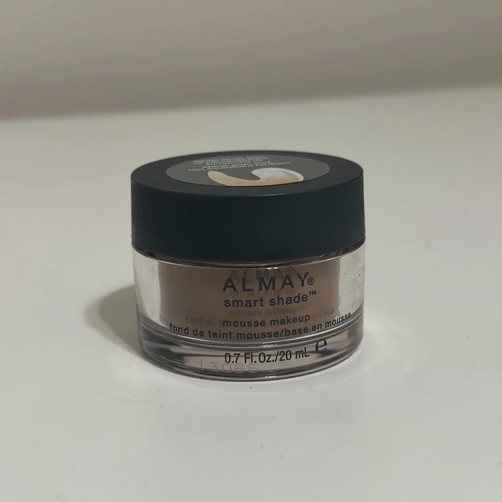 Almay Smart Shade Mousse Makeup in shade 500 Deep 0.7 Fl. oz